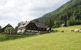 Der Perweinhof